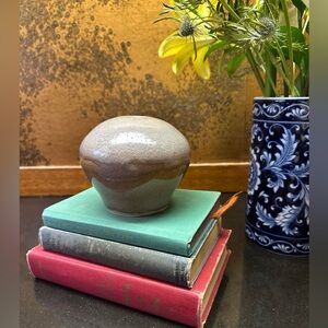 Hooker ‘05 Pottery Weed Pot Vase Lavendar Purple4.5”